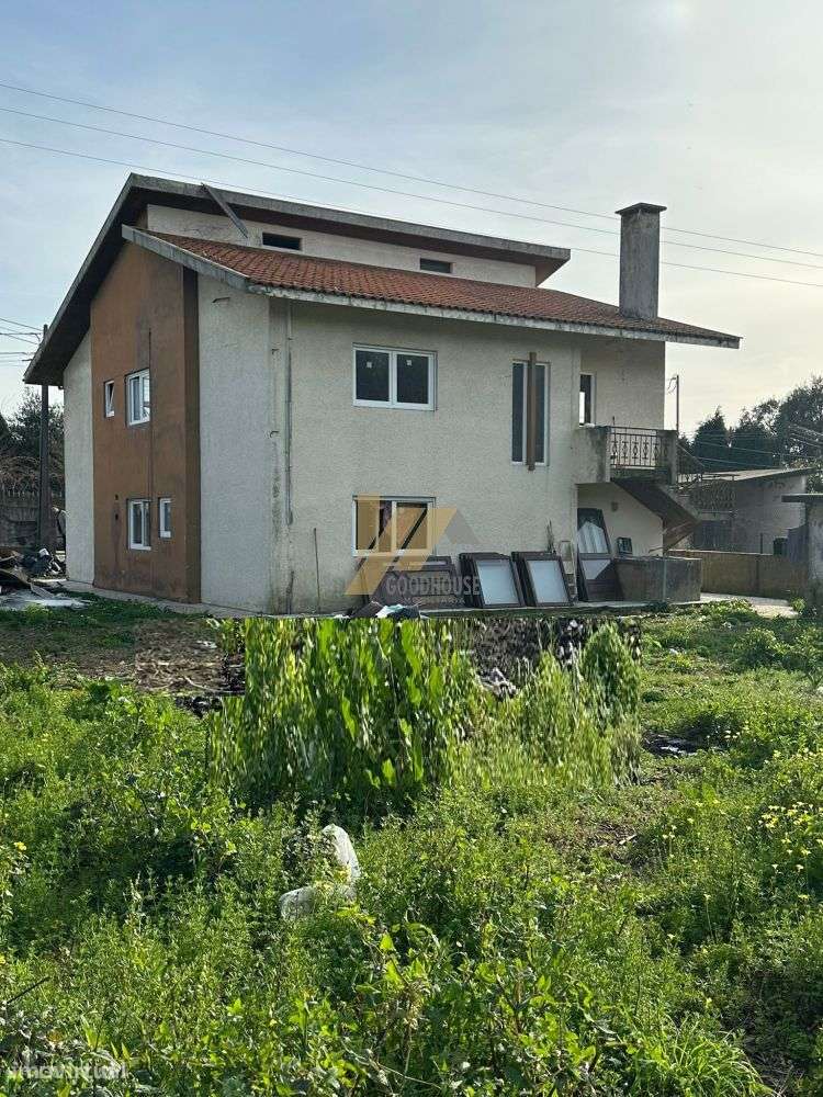 Moradia com 2860m2 de terreno em fase de remodelação - Grande imagem: 3/9