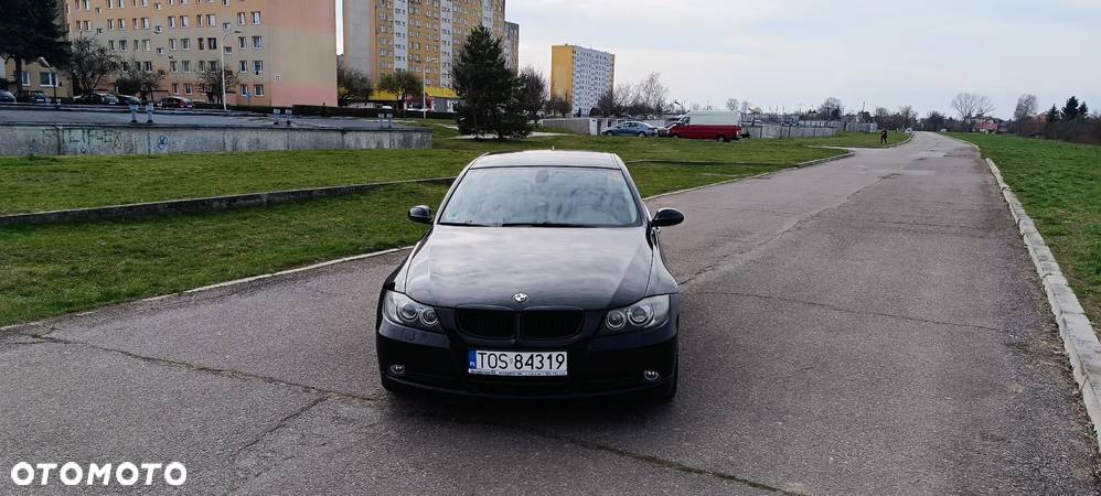 BMW Seria 3 325i Edition Sport - 2