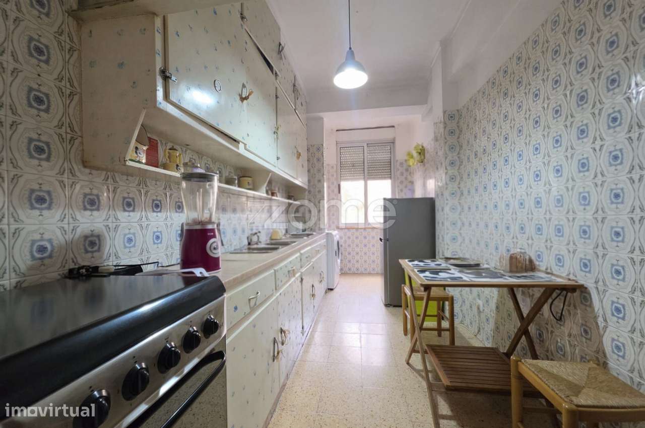 Excelente apartamento T2, situado num 1.º andar, na Buraca-10