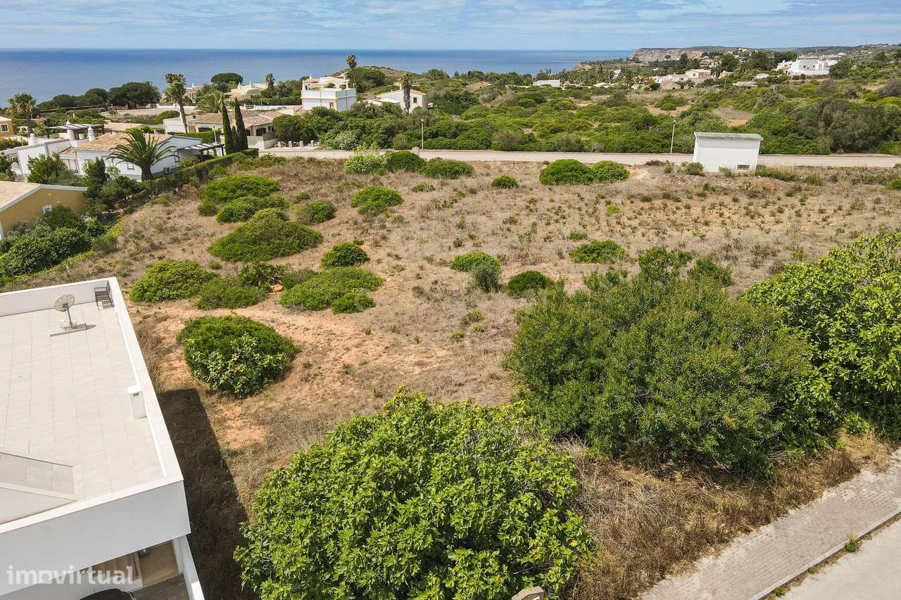 Lote exclusivo para construção de moradia geminada. - Grande imagem: 4/15