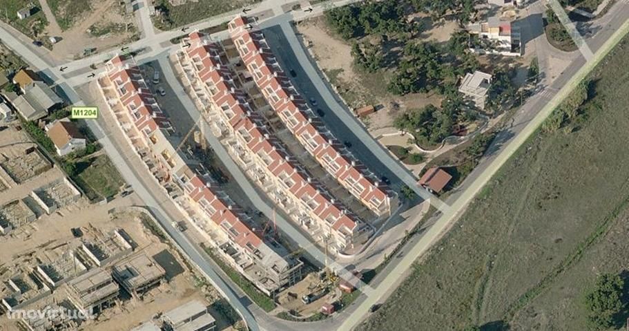 Lote de terreno - construção de moradia em banda