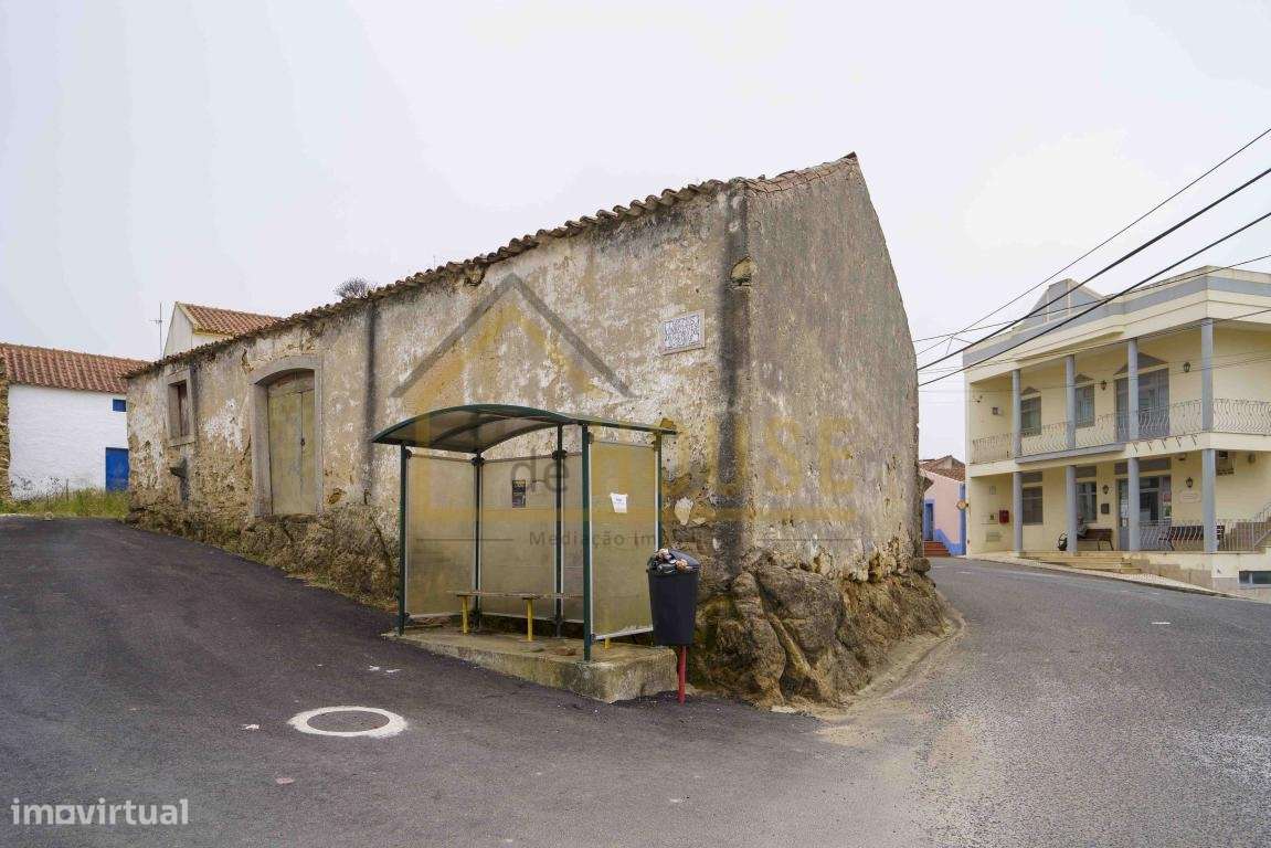 Casa/Adega para recuperar perto Lourinhã - Grande imagem: 4/18