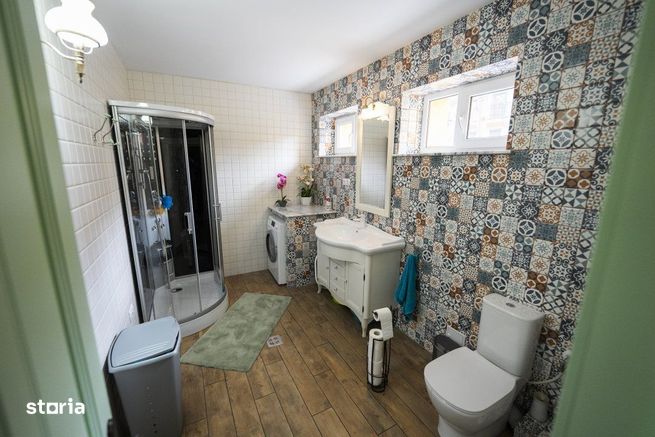 Casa cu personalitate Strada Spania-11