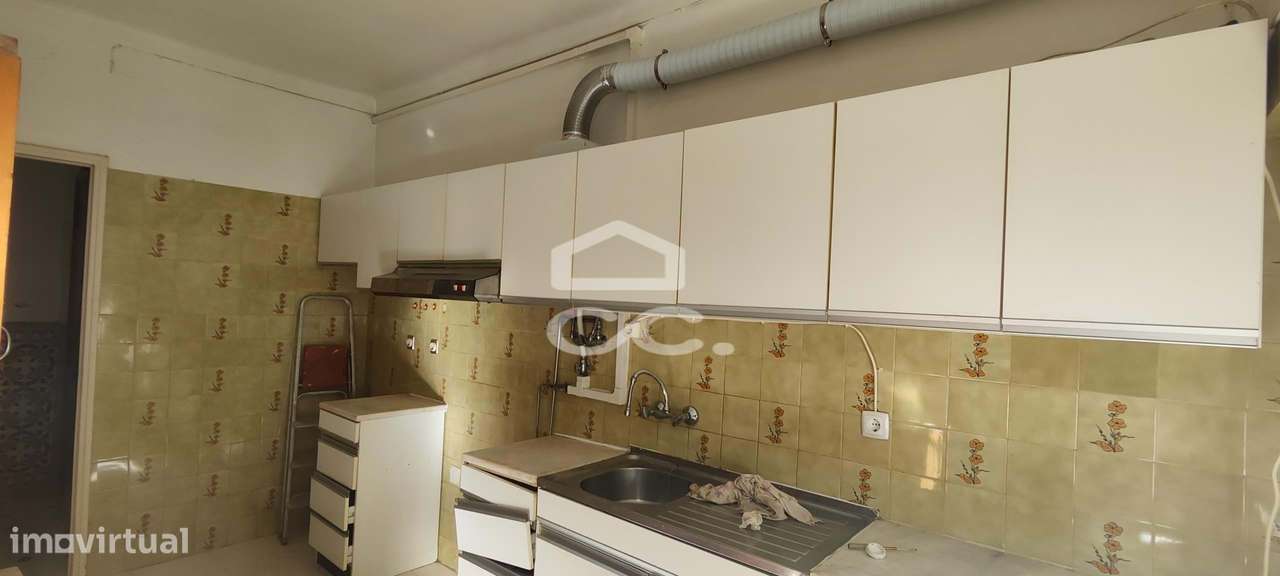 Apartamento T2 com 90m2 de espaço exterior na Cova da Piedade-8