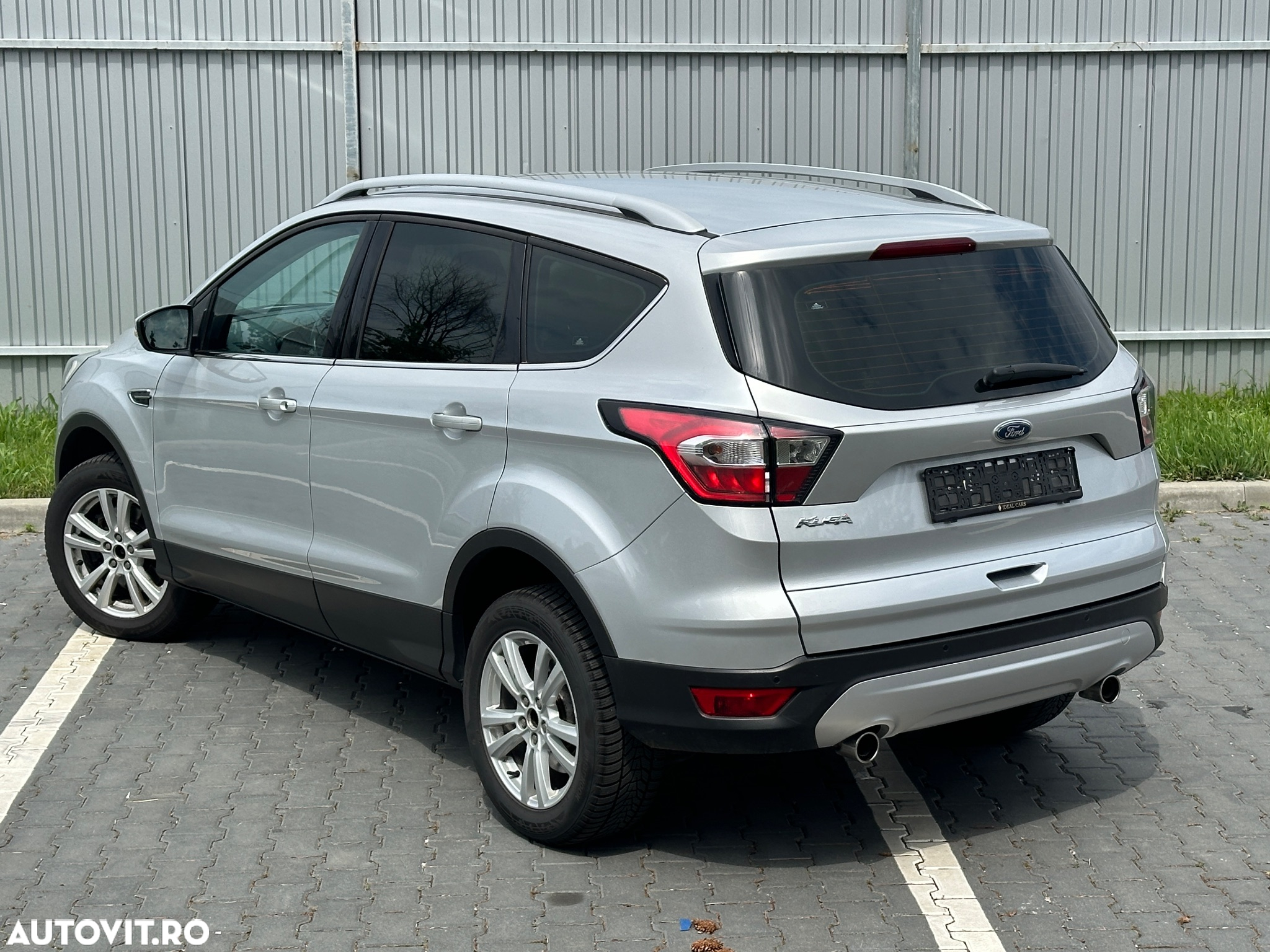 Ford Kuga - 4