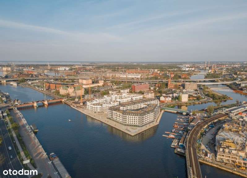 Kawalerka z widokiem na zielone patio-7