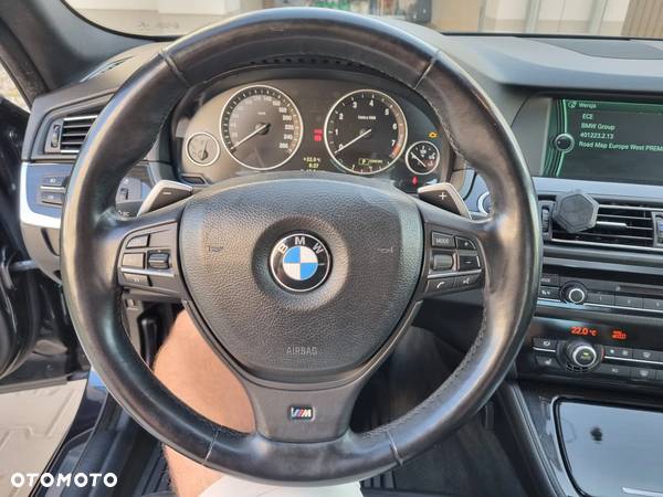 BMW Seria 5 550i xDrive - 28