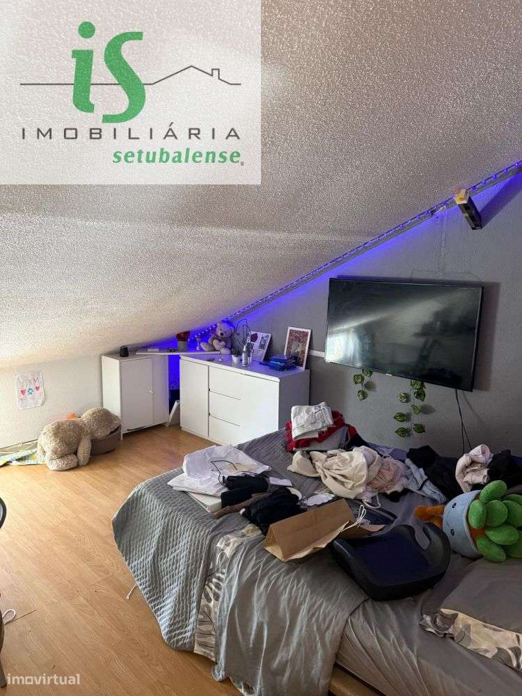APARTAMENTO T3 NO MONTALVÃO EM SETÚBAL (3º ANDAR SEM ELEVADOR EXCEL-23