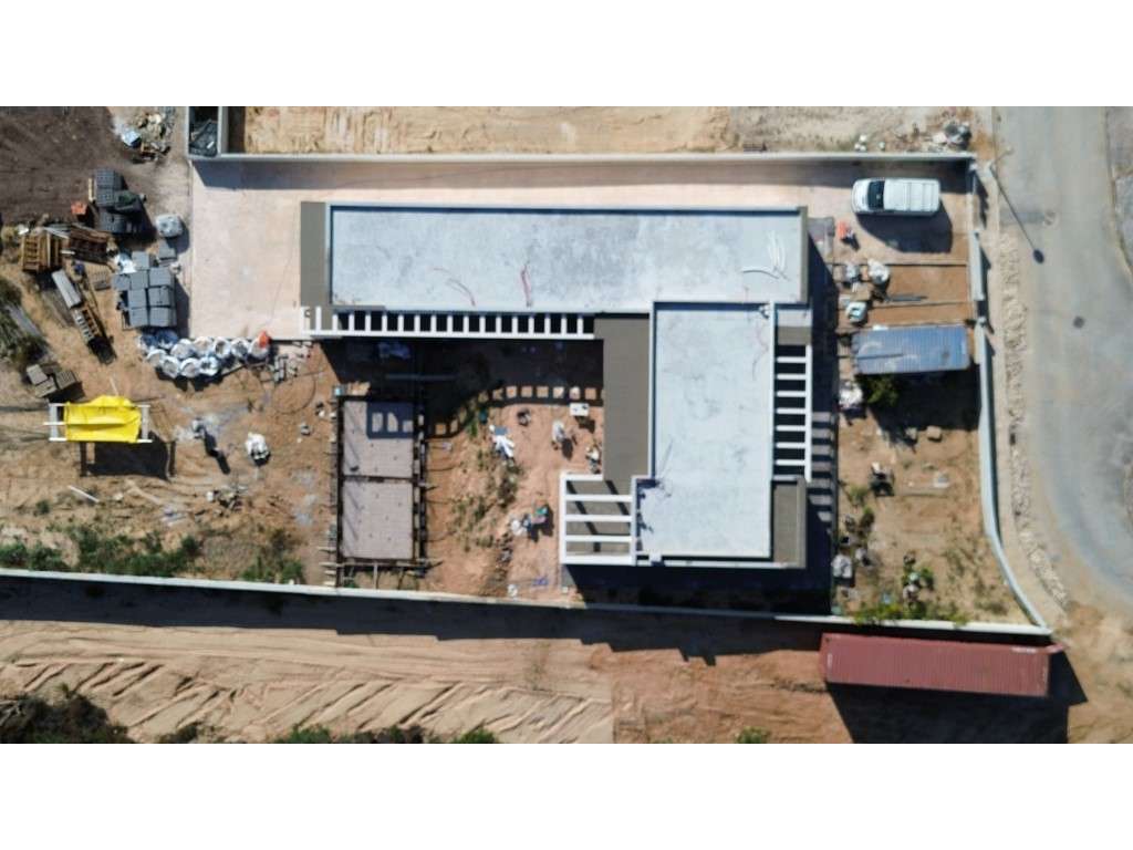 MORADIA T4 TÉRREA A ESTREAR - CASAIS DOS BRITOS - AZAMBUJA-30