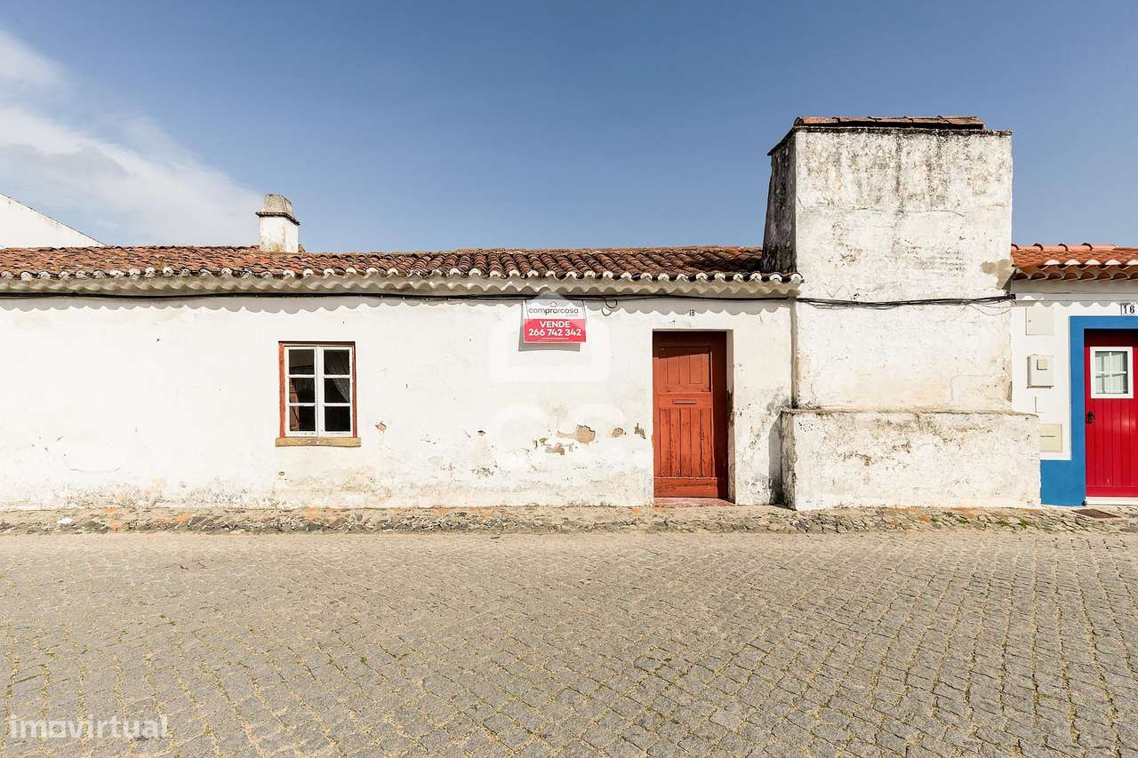 Moradia térrea c/ 311 m² de construção em lote de 1124 m² | Vila de Fr-43