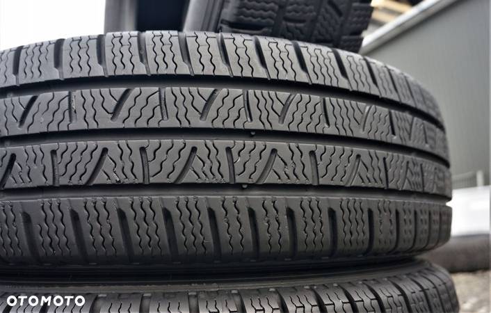 PIRELLI WINTERCARRIER 205/75R16C 110/108R AL5622** - 5