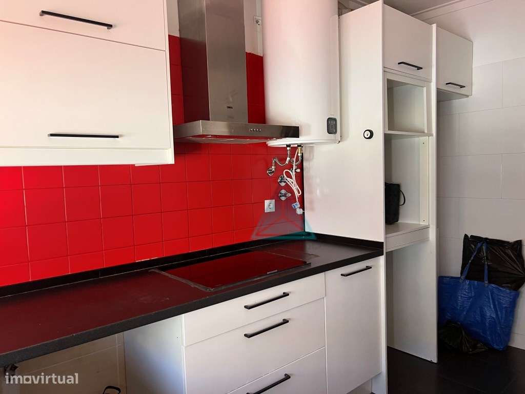 T2 para Arrendamento em Massamá - Junto ao Centro Comercial - ler o... - Grande imagem: 3/31