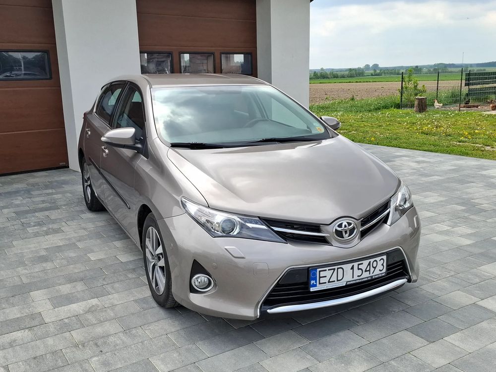 Toyota Auris II 2.0 D-4D Executive 2013