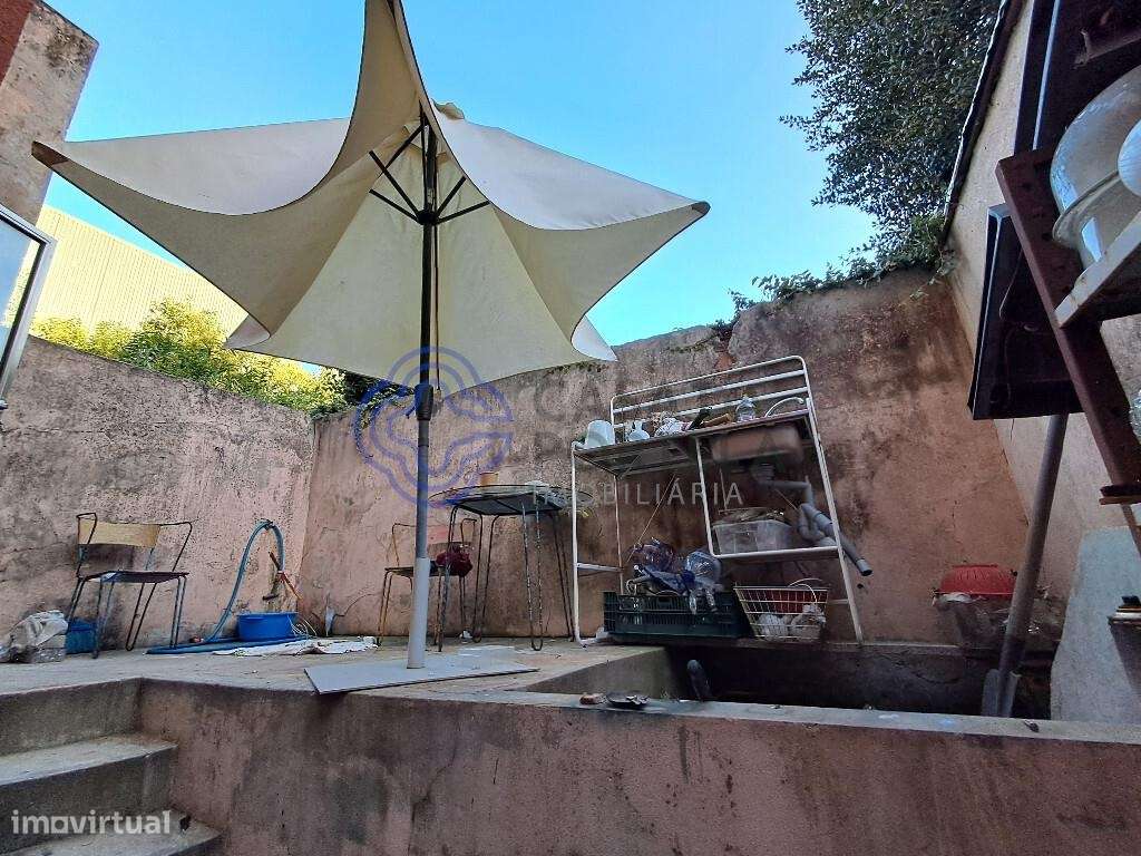 Prédio para venda na rua Miguel Bombarda - Grande imagem: 5/23