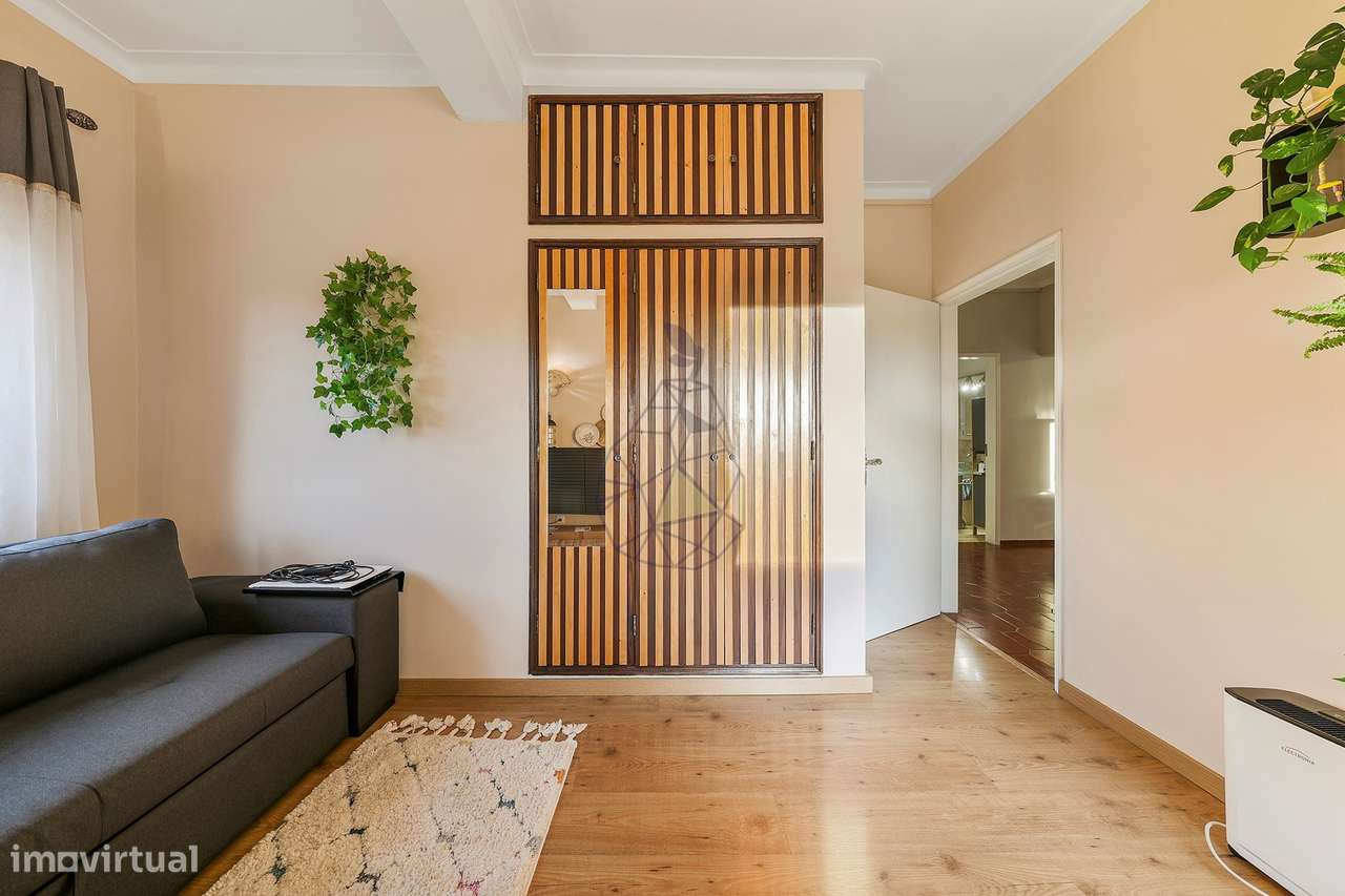 T2 em Bemposta com arrecadação privativa e terraço comum espaçoso  - A-25