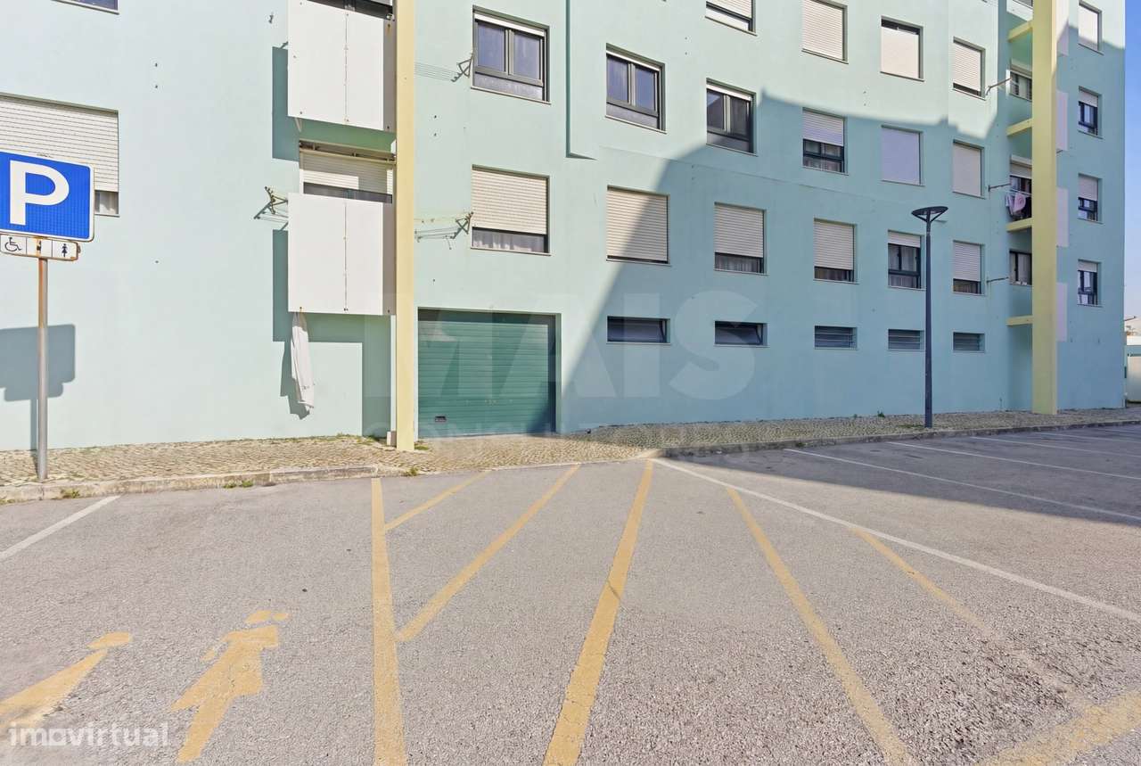 Garagem fechada em Peniche - Grande imagem: 5/5