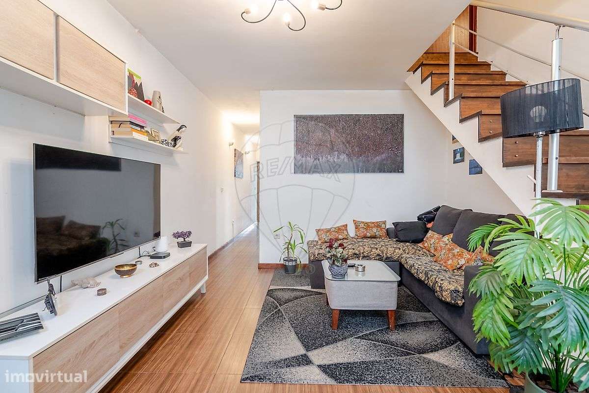 Moradia T2 para venda-0