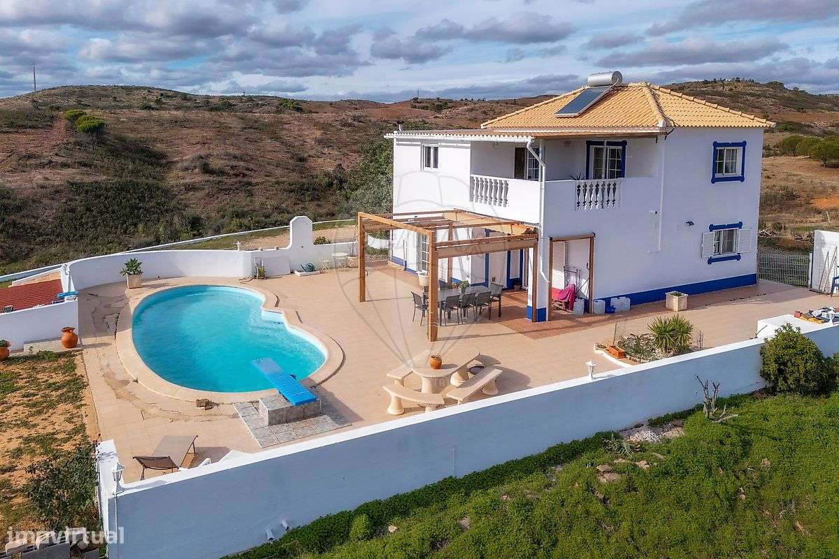 Moradia T4 para venda-1