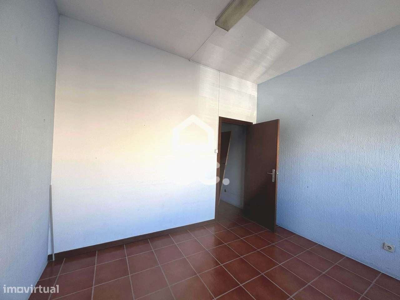 Duas lojas para arrendamento no centro de Chaves - Grande imagem: 4/9