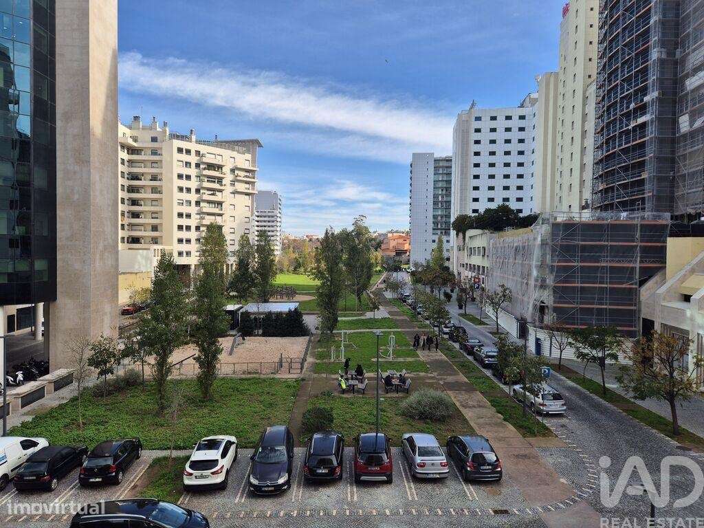 Apartamento T2 em Campolide de 90,00 m2 - Grande imagem: 4/23