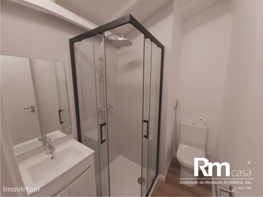 Excelente Prédio remodelado junto à Praça do Comercio-27