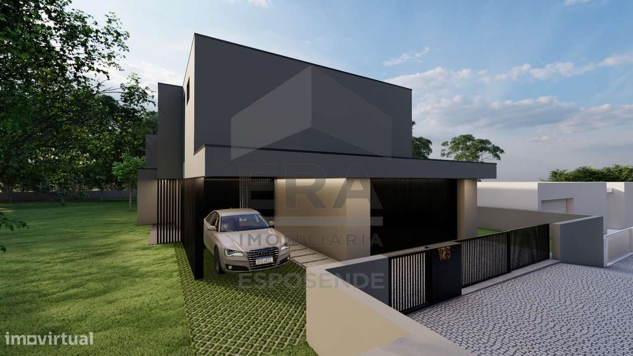 Moradia T4 de Luxo com Piscina de Sal e Vista Mar-11