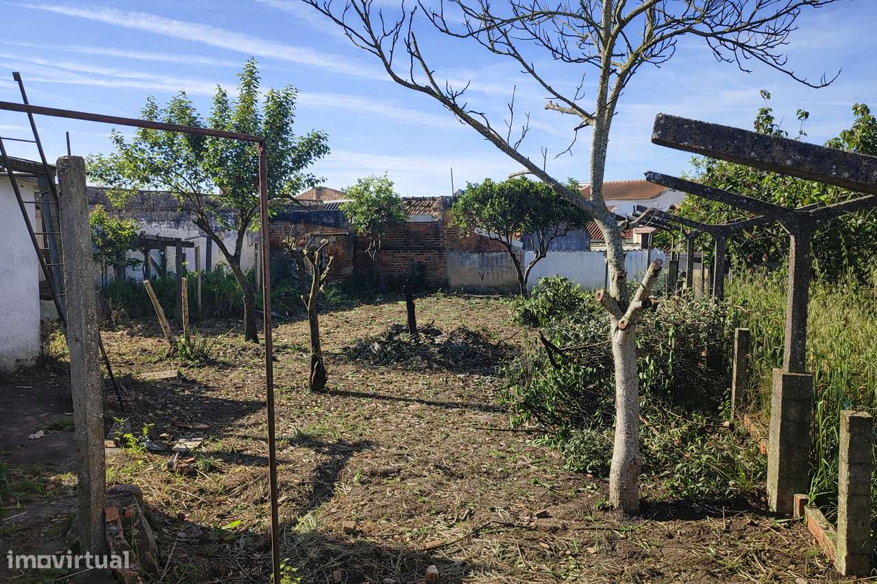 Moradia e Anexos c/ Projeto Aprovado  - 202,45 m²-9