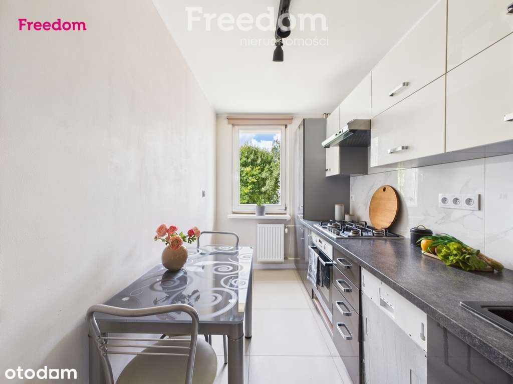 Duże 4 pokoje–balkon, piwnica, świetna lokalizacja - Pełny obrazek: 2/16