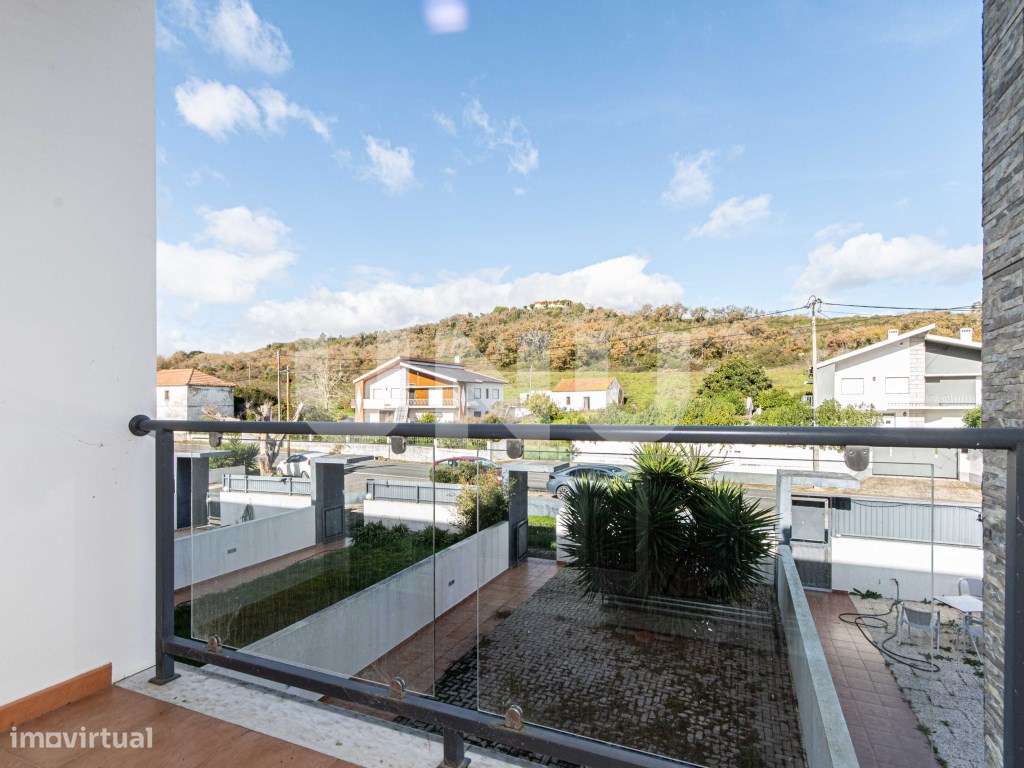 Moradia T3, inserida em condomínio privado, na Carnota, Alenquer!-26