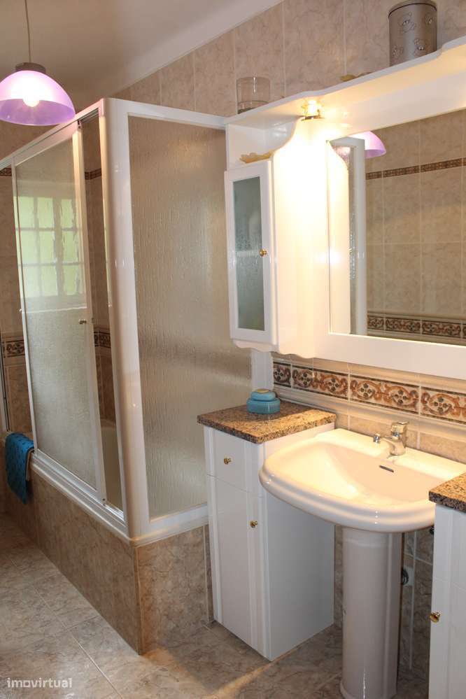 Moradia T2 +Anexos e garagem Lote 2500 m2-18