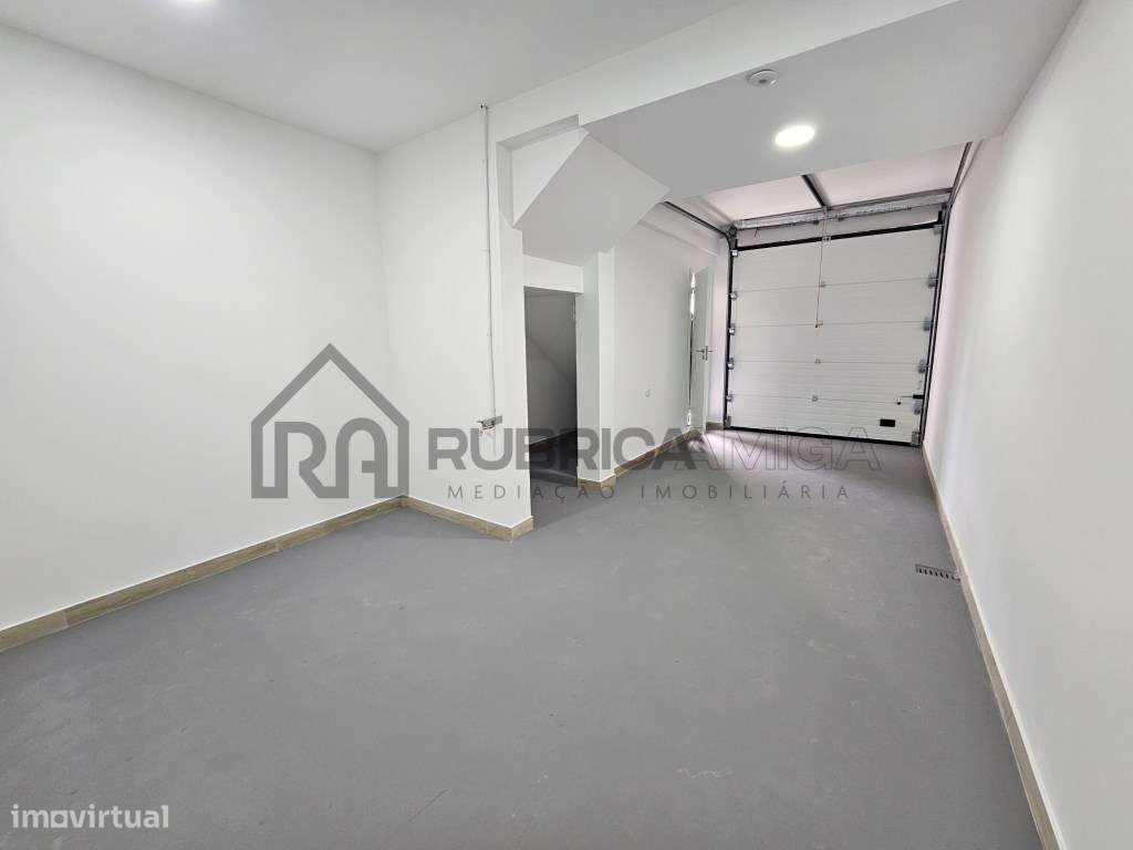 Moradia dúplex recuperada com garagem em Loulé-16