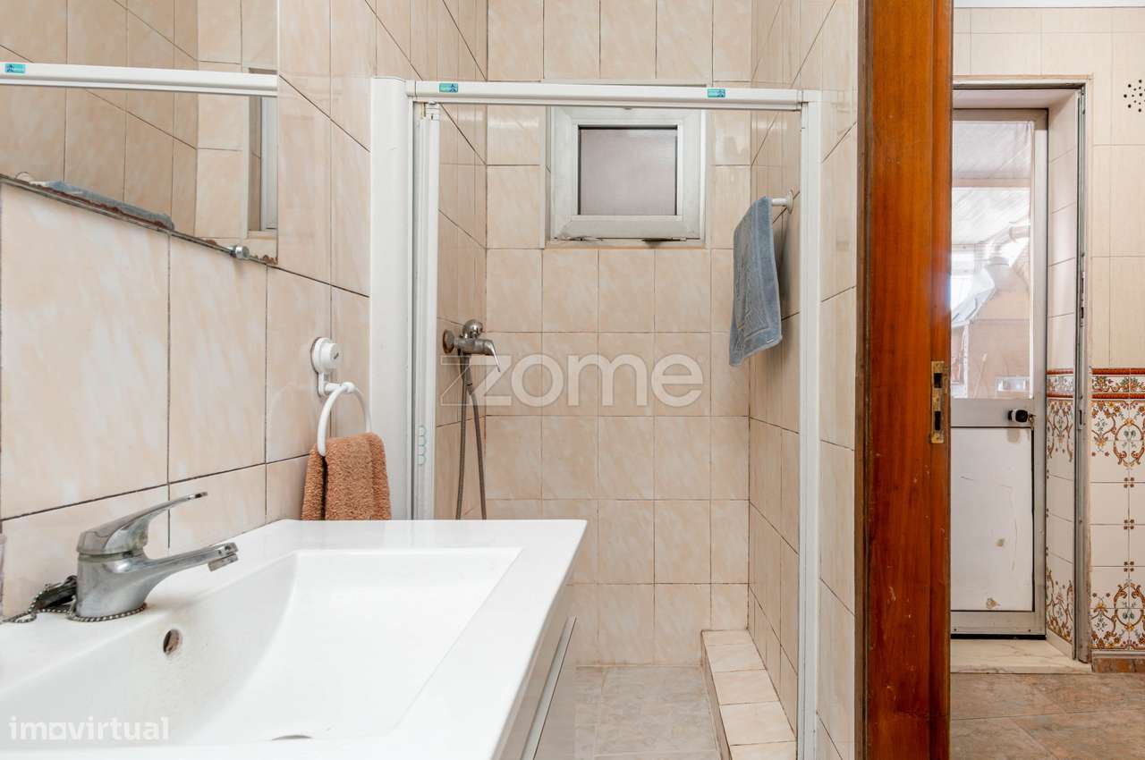 Moradia T1 + 1 Azambuja com Espaço Comercial-21