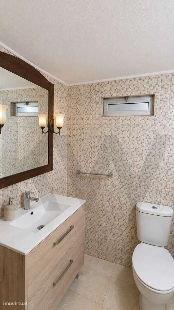 Apartamento T2 com espaço adicional independente | Almada-12