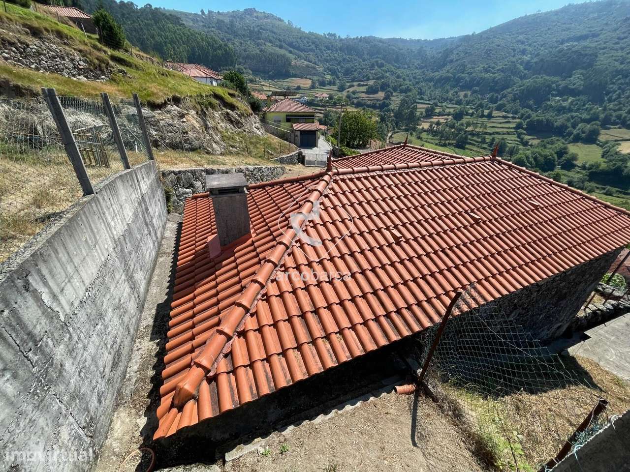 Propriedade com moradia recuperar, 4.700m2 de terreno, vistas excelent-27