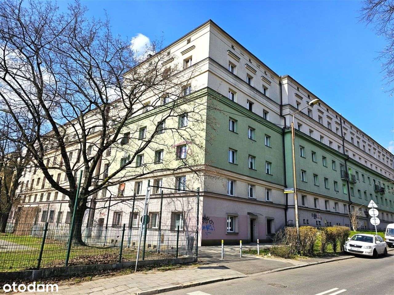 Duża kawalerka z potencjałem, osobna kuchnia!-15