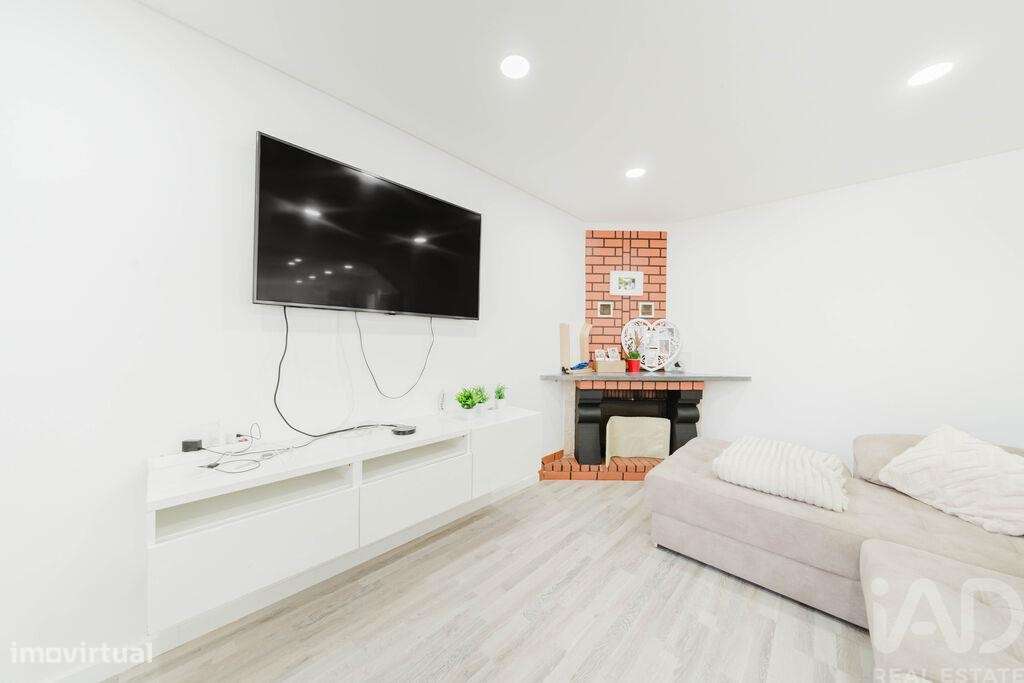 Casa T4 em Aguda de 336,00 m2 - Grande imagem: 4/30