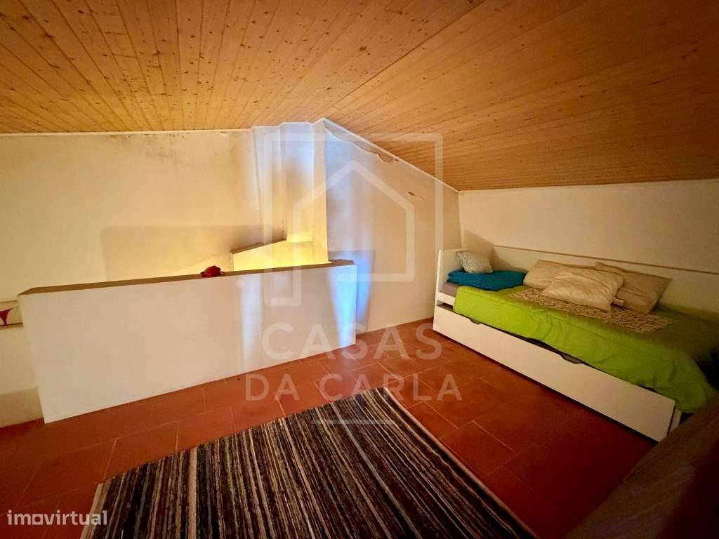 Moradia T5 com quintal e terraço em Vila Alva-21