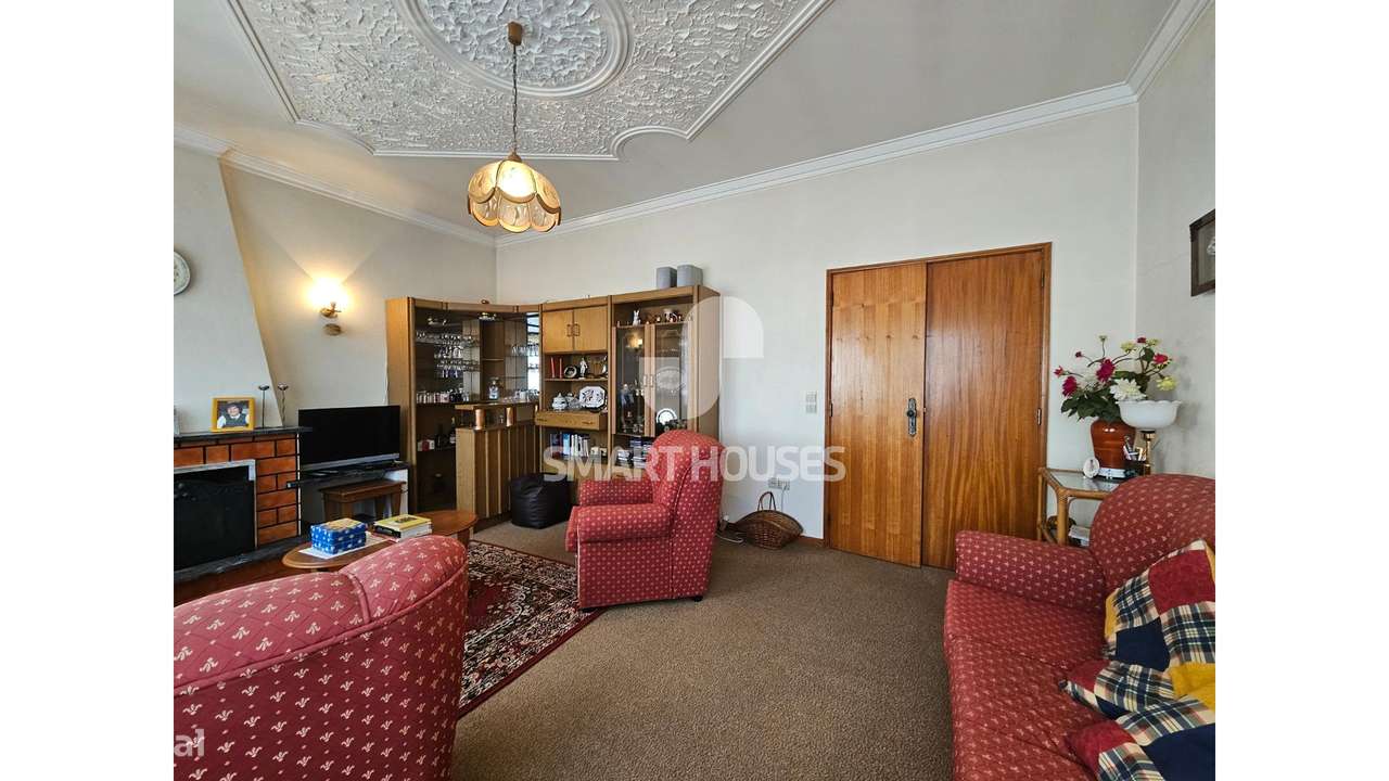 Moradia T4 Paradela c/ anexo e terreno - Grande imagem: 4/50