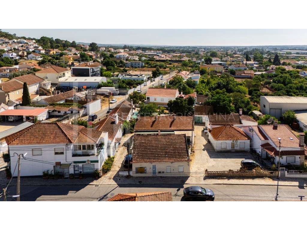 Conjunto de 5 Moradias - Excelente Investimento-8