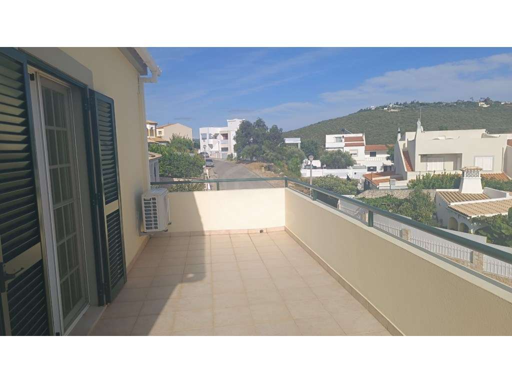 Moradia V4 com Garagem para 4 Carros, Goncinha, Loulé, Algarve-21