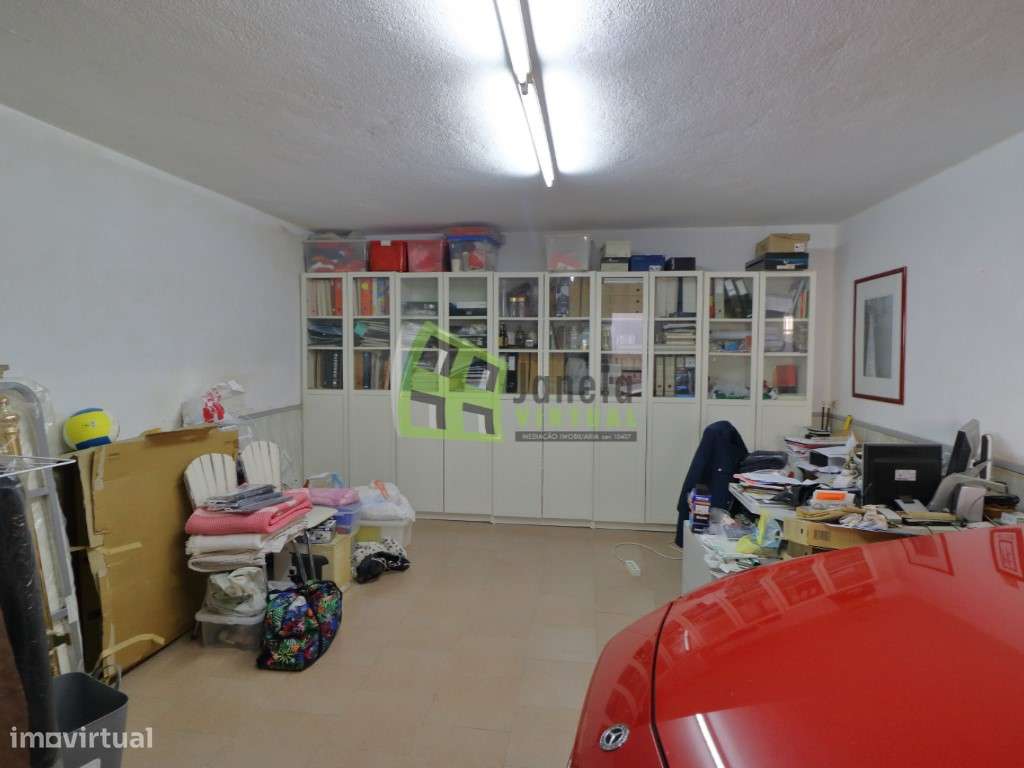Moradia T3+1 com Quintal, Garagem em Vale de Milhaços-38