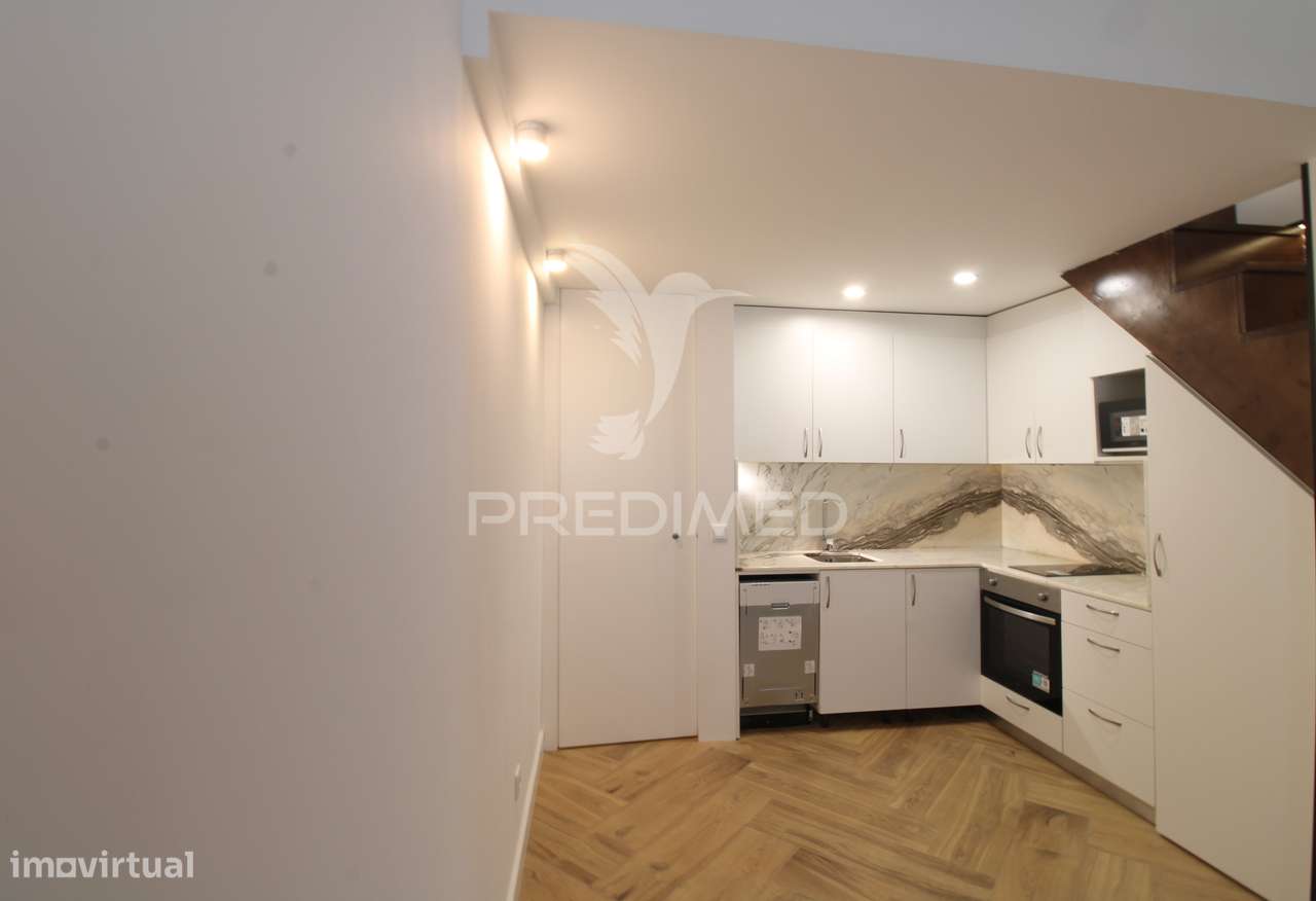 Estúdio T1 Mezzanino junto à Trindade, centro do Porto - Grande imagem: 3/23