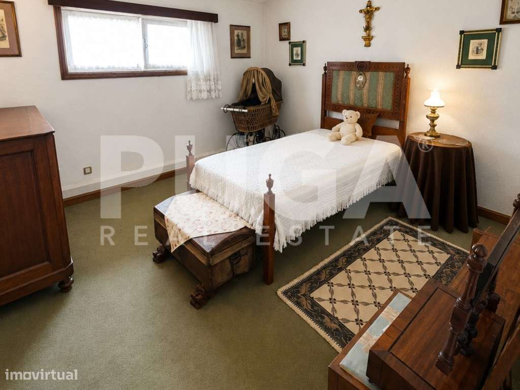 Moradia T5 em Miramar | Lote de 1.135 m² a escassos metros da Praia-12