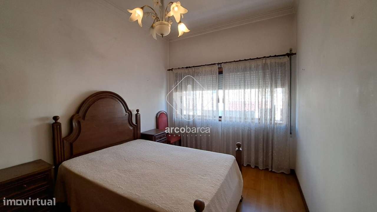 Apartamento com Terraço 40m2 de uso privado - T2+1-centro vila - Arcos-11