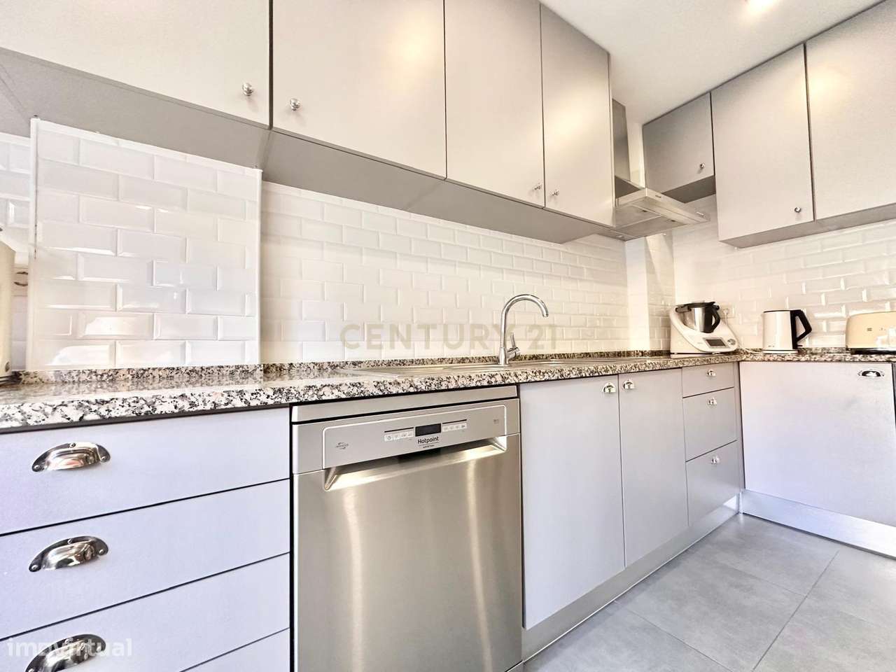 Apartamento T2 Remodelado para Arrendamento – Travessa dos Fornos - Aj - Grande imagem: 3/29