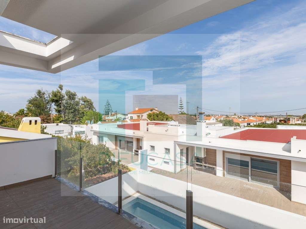 Moradia Isolada T4 Duplex com Piscina e Garagem-41