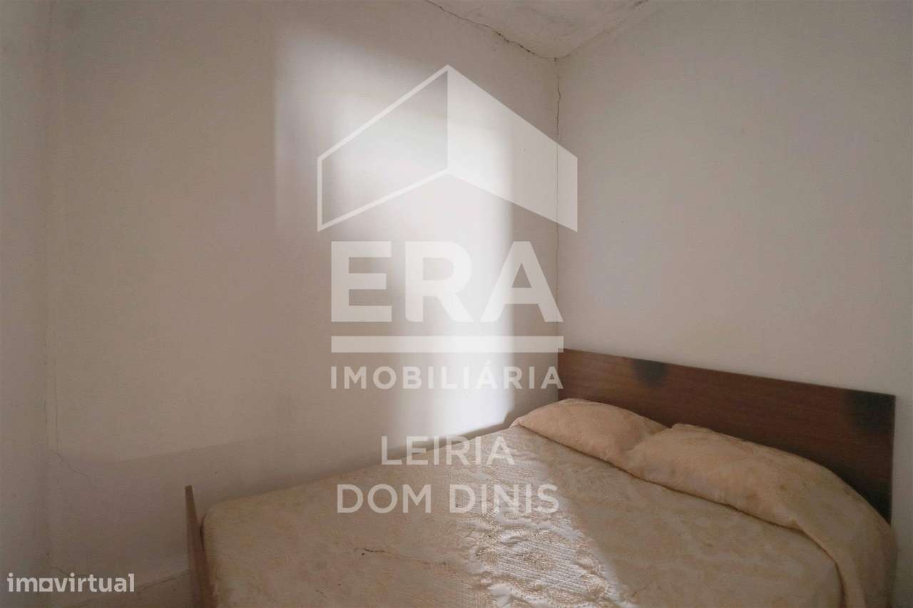 Moradia Rústica T3, inserida num terreno com uma área de 450m2 - Grande imagem: 4/17