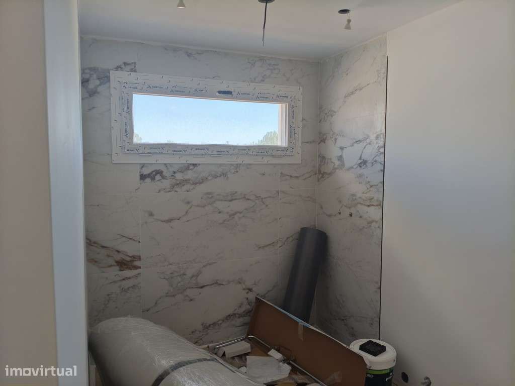 MORADIA T4 TÉRREA A ESTREAR - CASAIS DOS BRITOS - AZAMBUJA-20