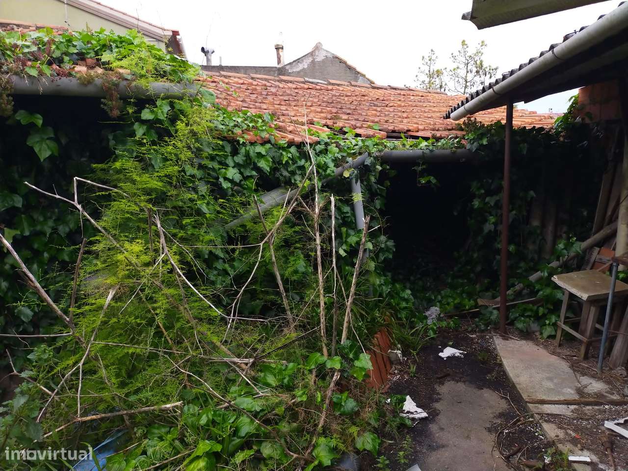 Moradia térrea p/ reconstrução total, 5m do Centro M.Grande-8