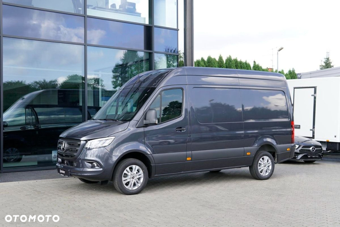 Mercedes-Benz Sprinter - 2